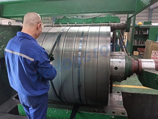 GB-Standard Warmgewalzte Stahlspirale A36 Dicke, milde Stahlplatte S700MC eingelegt
