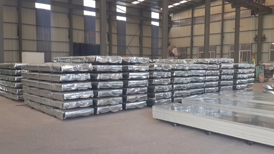 4*8 Galvalume Wellstahldachplatte Z30 bis 275 g Zink Aluminium mit ASTM Standard und mittlerer Härte beschichtet
