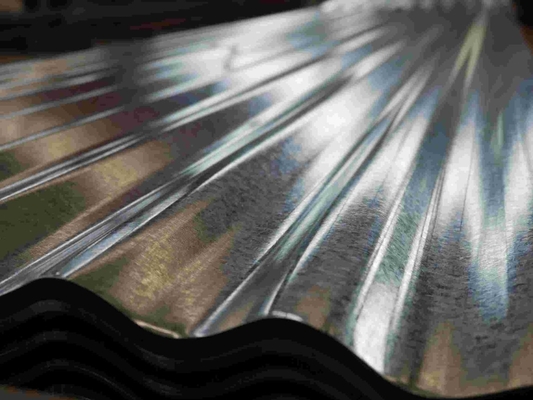 Hohe Festigkeit regelmäßige Spangle Galvanized 0,5 Dachplatte Roll für 600-1250mm Breite Walzmetalldach