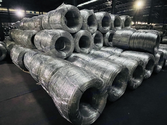 Q195 Q235 1006 1008 Verzinkter Eisendraht für gewebte Verpackungen und harte Anwendungen Durchmesser 0,2 mm-8 mm
