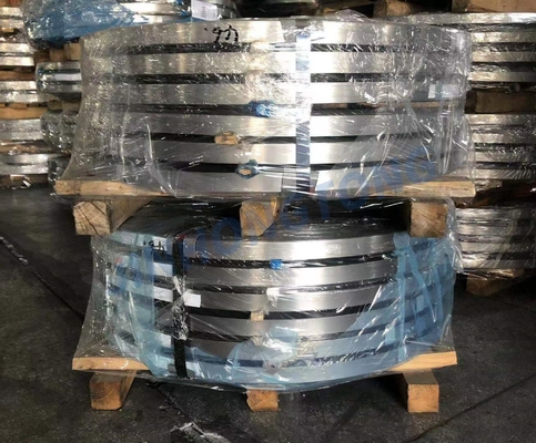 Kaltgewalzte A36-Low-Carbon-Stahlstreifen Helle Fertig-Mühle-Kanten-Streifen-Spule mit 600-12000mm Länge und Probe