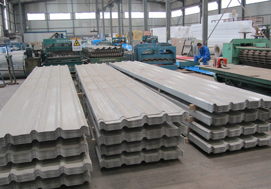 Custom RAL 8017 Schokoladenfarbe beschichtet PPGI Wellstahl-Dachblechfliese mit 0,2 4 mm Dicke und Breite 600-1250 mm