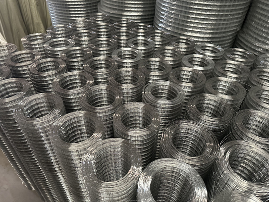 Galvanisierte Eisendraht Stahldrahtmaschen kundenspezifische Größe Mild GI Zinkstahl mit quadratischem Loch Hot Dip galvanisierte PVC-Beschichtung