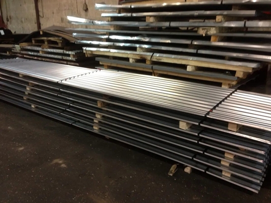 Galvanisierte Metallplatten für Dachbauten Breite 900-999 mm DX51D DX52D Zinkfliesen beschichtet