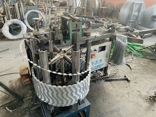 Hot Galvanized 500m Double Strand Razor Stacheldraht Zaun Hochzugsfestigkeit Draht für erhöhte Sicherheit