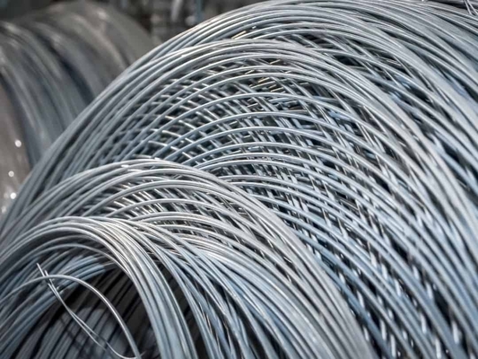 Gezogener Draht Anpassbarer Stahldraht mit hoher Kohlenstoffdioxidkonzentration ASTM Sae 1008 Stahldraht aus Kohlenstoffdioxid
