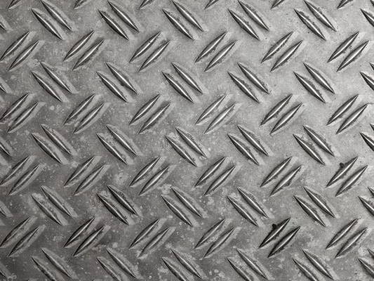 Warmgewalzte Kohlenstoffstahldiamanteneine leichte Kartenplatte 3 mm leichte Stahlkontrolle mit Toleranz von ± 1% und BIS-zertifiziert