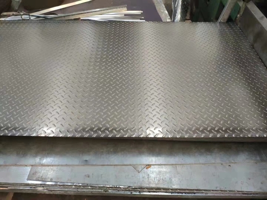 AISI 201 202 304 304L 316 316L 321 430 Stahlblech mit Scheiben, geprägter, rutschfester Stahl, Diamantplattenrolle zum Schweißen