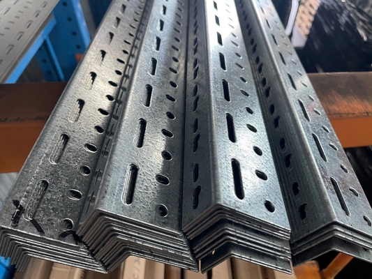 ASTM A36 A53 Q235 Q345 L-Form 250x250 Leichte Stahlwinkelstange für Strukturanwendungen
