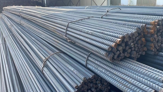 Kohlenstoff-Strukturstahl HRB 400/500 BS460/ASTM A615 Verformte Stahlstange Verstärkungsstange 12 mm 16 mm Warmgewalzt für den Bau