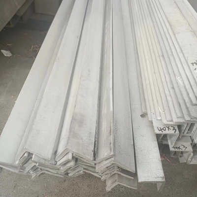 Standard-Gleiche Ungleiche Winkel Bar AiSi ASTM DIN EN GB JIS bs 40*40 100*100 SS Stahlwinkel 4mm 5mm warmgewalztes Edelstahl
