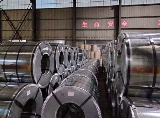 Nicht geölte chinesische Herstellung 0,2 mm 0,5 mm Galvanisches Stahlspulen 90 g Q235 1,6 * 1220 mm für den Zaunbau