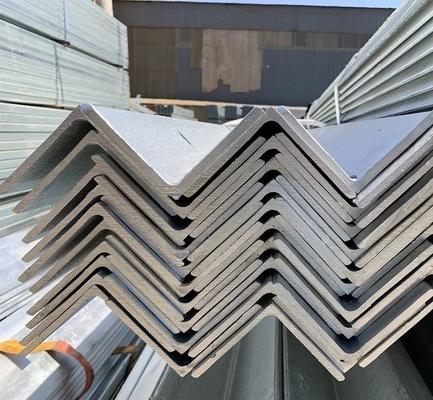 Hohe Festigkeit AISI Stahlwinkelbalken ungleich Q235 Q235B für den Bau in RAL Farbe und AiSi Standard