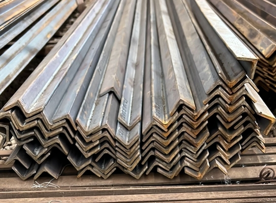 Standard AiSi Q235 Q235B Q345 Gleichseitige ungleiche Kanten Stahlwinkelstange für Baubau