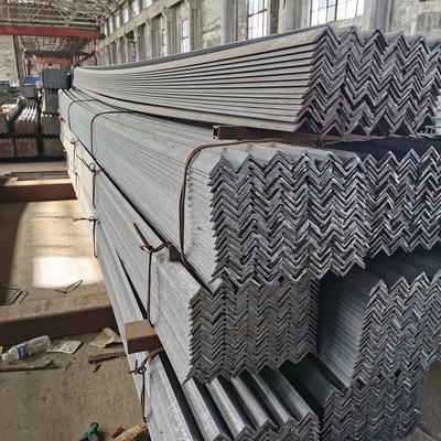 Standard AiSi Q235 Q235B Q345 Gleichseitige ungleiche Kanten Stahlwinkelstange für Baubau