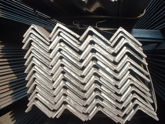 Standard AiSi Q235 Q235B Q345 Gleichseitige ungleiche Kanten Stahlwinkelstange für Baubau