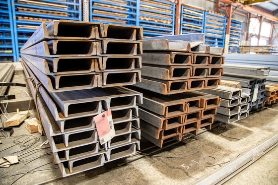 2024 Struktural galvanisierter C-Kanal aus Stahl in U-Form für nicht-perforierte Gewerbegebäude