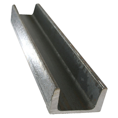 Gute Qualität GB/T700 Q235 JIS G3106 SM400A SM400B U C Kanalstahl für Bau- und Blockmaterialien