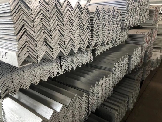 Großhandel Fabrikpreis 40x40x4mm Q235B Galvanisierter Winkelstahl für Struktur L-Form Winkelstange