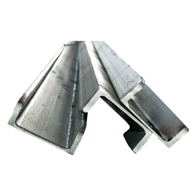 Hochwertiges Q235 Q345 SS400 Material 0,8 mm bis 3,0 mm dickes U-Kanal-Kohlenstoffstahl für das Stützsystem