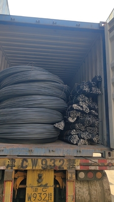 Hergestellt in der Fabrik HRB400 warmgewalzte verformte Stahlverstärkung, erhältlich in 12 mm und 16 mm, ideal für die Verstärkung von Bauwerken.