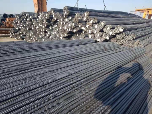 Hergestellt in der Fabrik HRB400 warmgewalzte verformte Stahlverstärkung, erhältlich in 12 mm und 16 mm, ideal für die Verstärkung von Bauwerken.