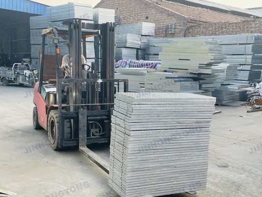 Maßgeschneiderte Größe Hot Dip Galvanized Metall Stahlgitter für Blechboden mit Fabrikpreis