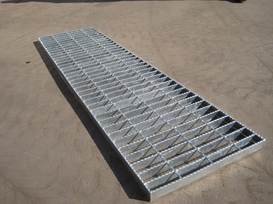 Weit verbreitete Bodengitter aus Edelstahl 12x12 30x3 Anti-Rutsch-Stahlgitter Diamant Walzstahlgitter