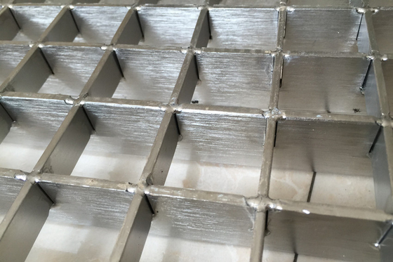 ASTM GB Meniskus Oberfläche Galvanisiertes Stahlgitter Druck geschweißt 30x30 Heiß getaucht Galvanisiertes Stahlgitter
