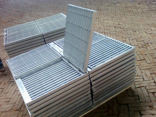 ASTM GB Meniskus Oberfläche Galvanisiertes Stahlgitter Druck geschweißt 30x30 Heiß getaucht Galvanisiertes Stahlgitter
