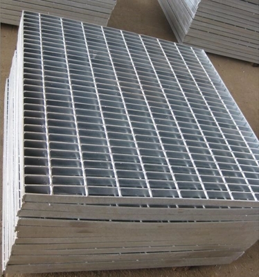 Metallbaumaterialien heiß eingetaucht 30 x 3 mm galvanisiertes Stahlgitter