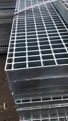 Metallbaumaterialien heiß eingetaucht 30 x 3 mm galvanisiertes Stahlgitter