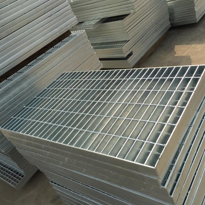 Metallbaumaterialien heiß eingetaucht 30 x 3 mm galvanisiertes Stahlgitter
