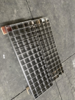 Fabrikpreis Q235 25mm 30mm 32mm 40mm Baustoffe Verzinktes Stahlgitter für Plattform