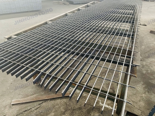 Warmverkauf Hochfeste Stahlgitter aus Kohlenstoffstahl 3-50 mm Q235 201 304 316 345