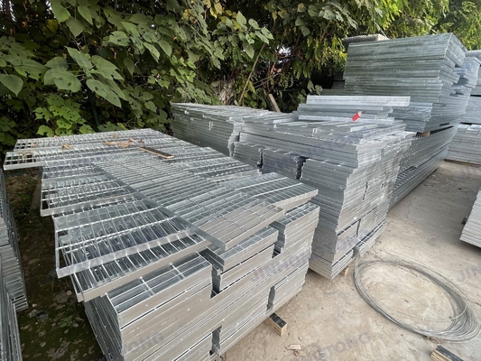 Standardmaterial Q235 201 304 316 Galvanisiertes Stahlgitter für Boden, Kanal, Drainage, Gitter, Plattform