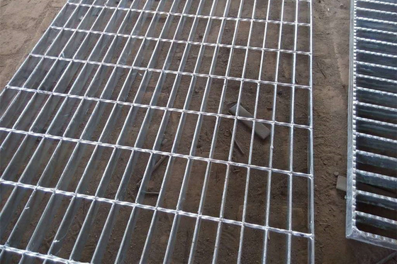 Standardmaterial Q235 201 304 316 Galvanisiertes Stahlgitter für Boden, Kanal, Drainage, Gitter, Plattform