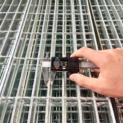Warmverkauf JHT galvanisiertes Stahldeckgitter Gehweg Beste Stahlgitter für einen Gehweg Stahlgitter Q235 201 304 316 345